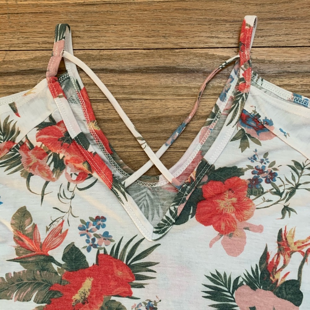 🌟FLORAL COLD SHOULDER TOP 🌸 - Picture 7 of 7